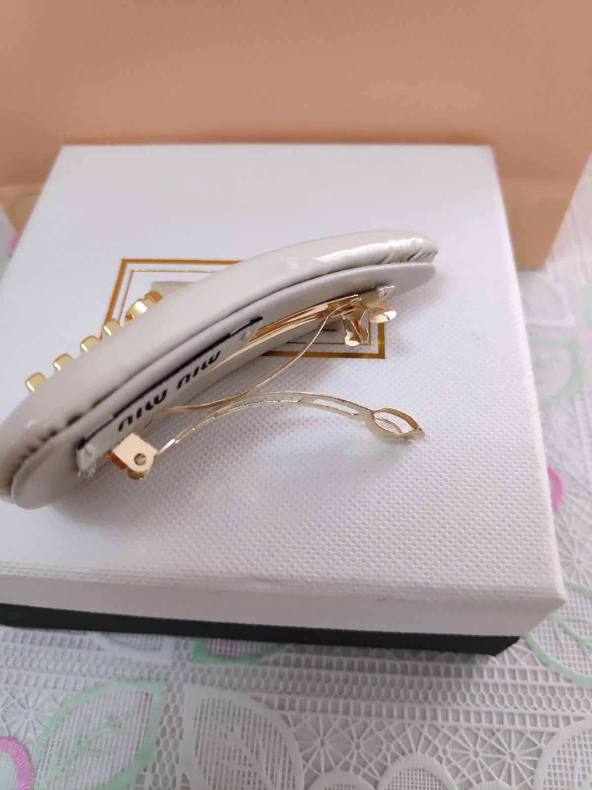 超人気美品✨Miumiu/ミュウミュウ ヘアピン ロゴ ヘアクリップ