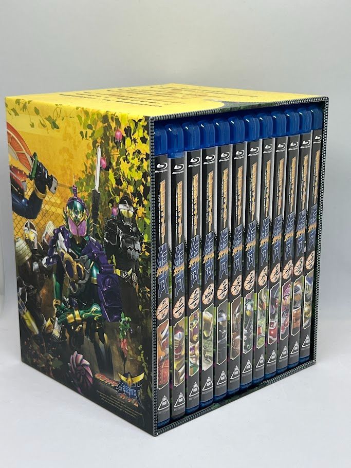 仮面ライダー鎧武 Blu-ray 1巻～12巻 収納BOX・カードホルダー付 仮面ライダー鎧武 BD 全12巻 収納ボックス付き - メルカリ