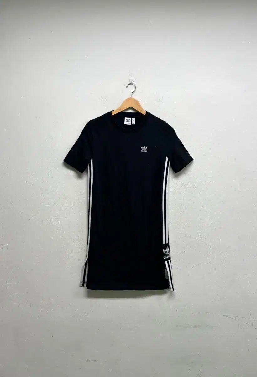 adidas アディダス ワンピース XS