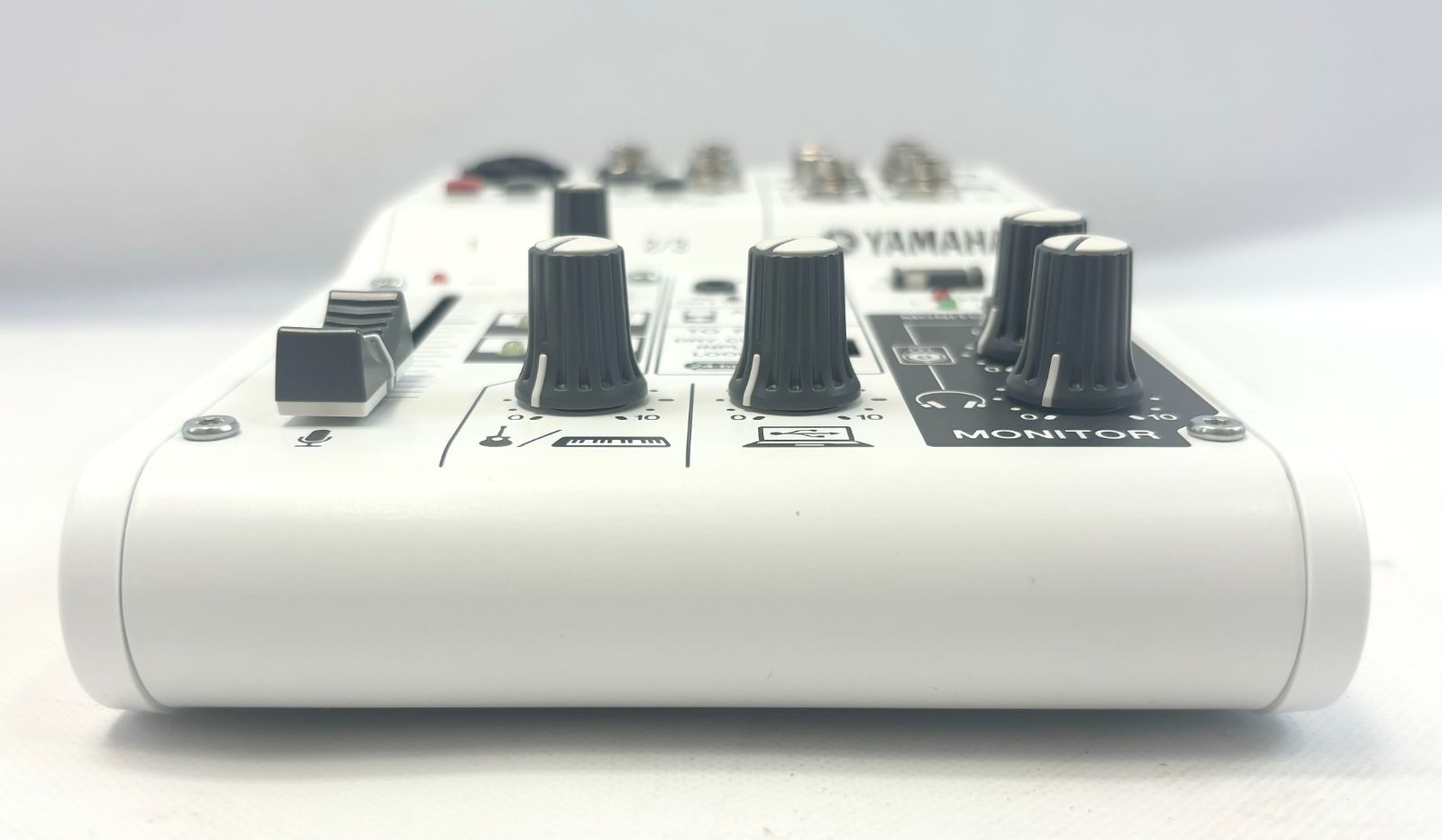 オーディオインターフェイス