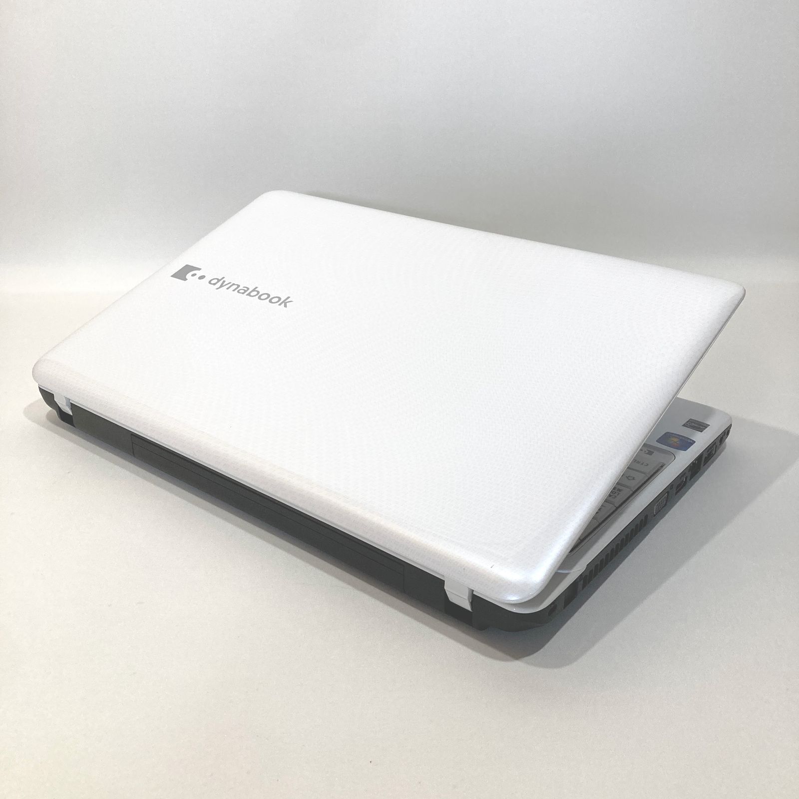 ⅰ7✨新品SSD512GB✨ブルーレイ フルHD カメラ付き 薄型 Win11白