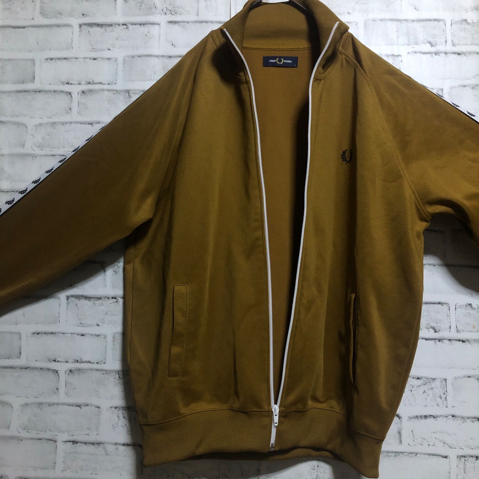 Fred Perryトラックジャケット 刺繍テープ月桂樹 サイドテープ　古着 FRED PERRY - Fred Perry⭐️トラックジャケット S 刺繍月桂樹