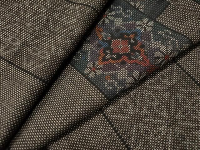 平和屋着物○本場大島紬 7マルキ 色紙重ね花唐草文 正絹 逸品 未使用