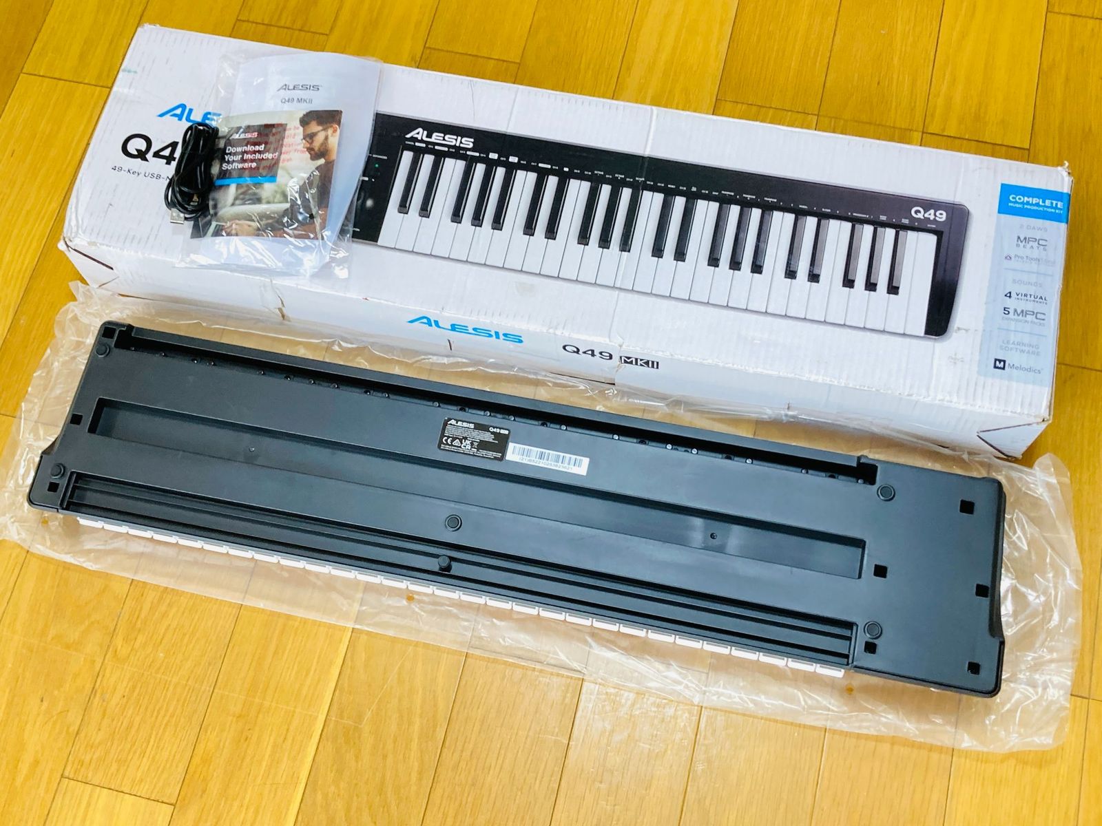 美品☆Alesis(アレシス) MIDIキーボード USBコントローラー 49鍵 フル