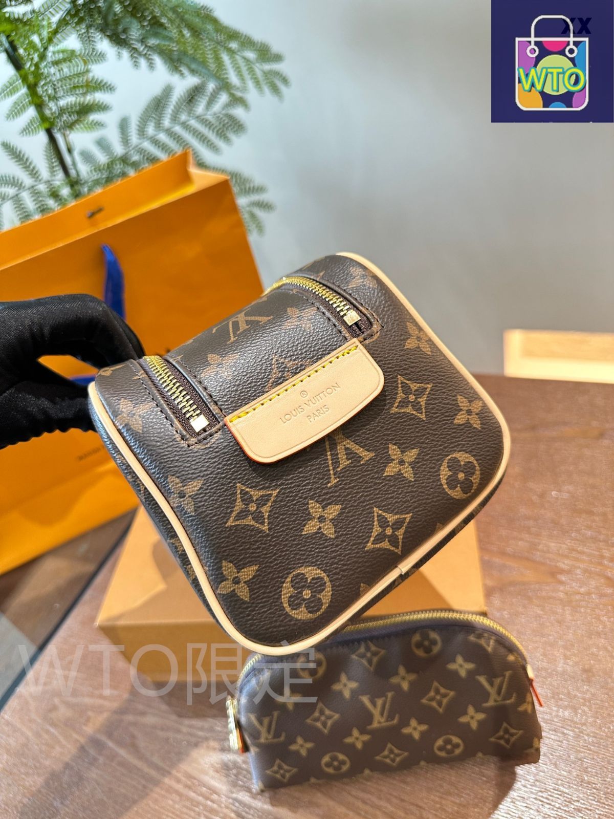 LOUIS VUITTON ポーチ♡最終大幅お値下げ！早い者勝ち！！！ オシャレな縦型♪】Louis Vuitton☆フォールド・ミー ポーチ
