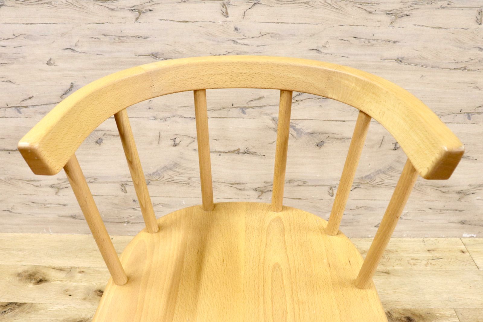 セミアームチェア