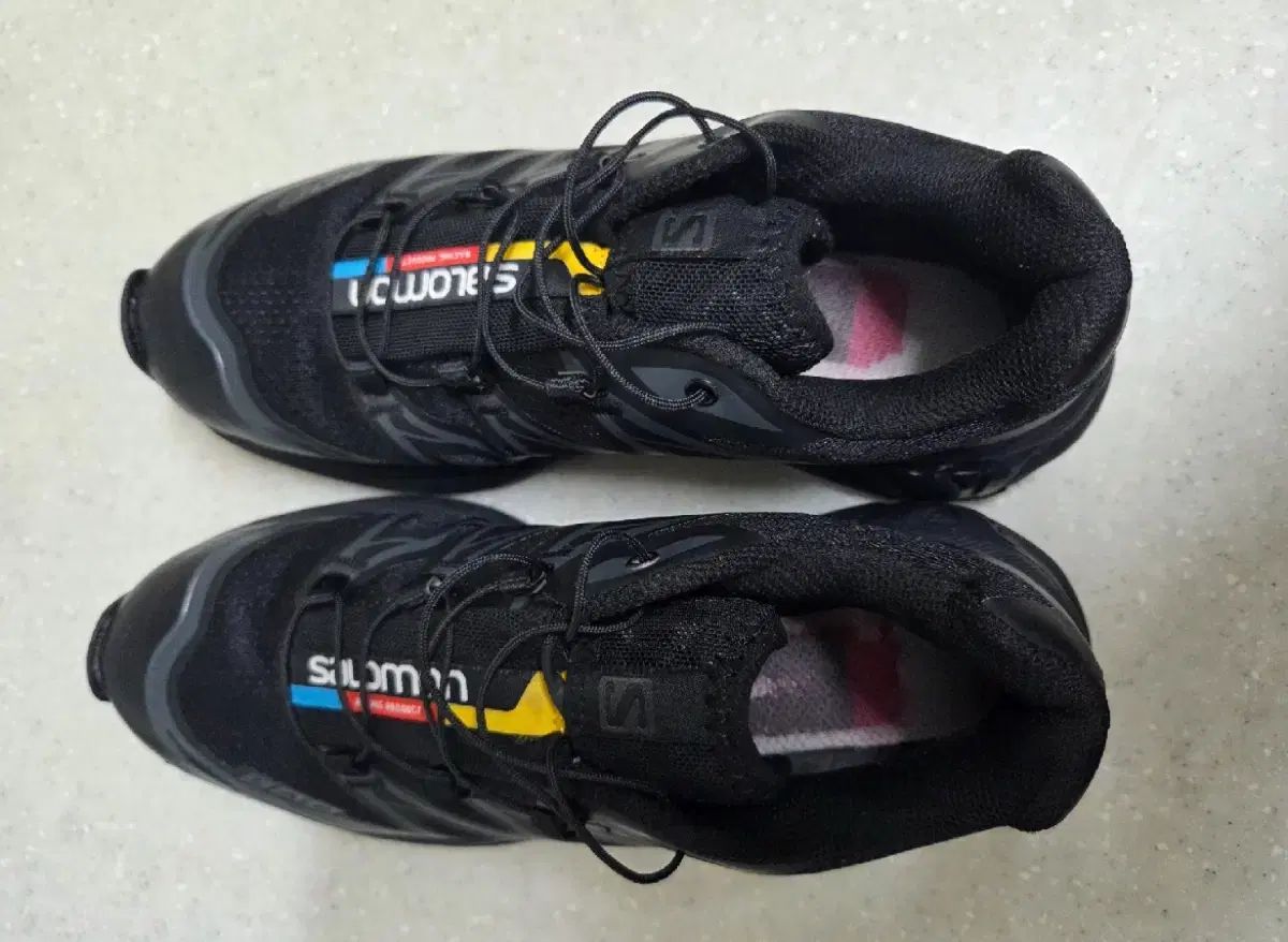 ランニングシューズ