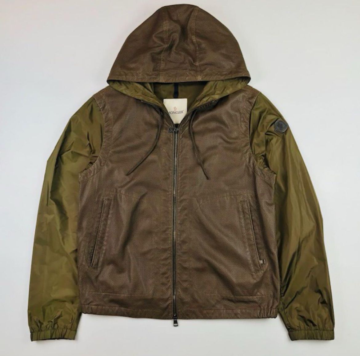 美品 MONCLER・モンクレール AGRIATES メンズ ブランドアイコン