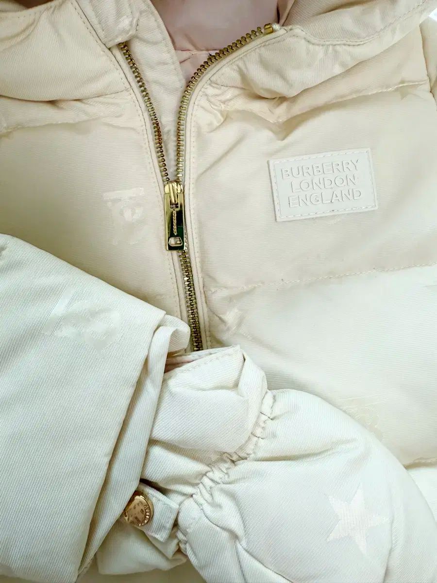  Burberrybaby BURBERRY バーバリー ベビー パッド入り宇宙服 ツーウェイ ドレスオール ベビー服(~95cm)