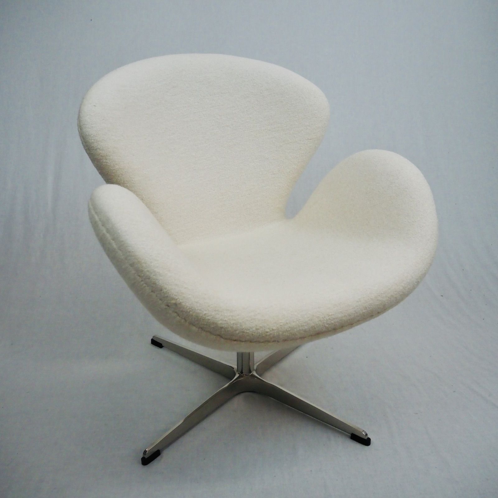 スワンチェア（リプロダクト品） 一人掛けソファ ラウンジチェア 1人