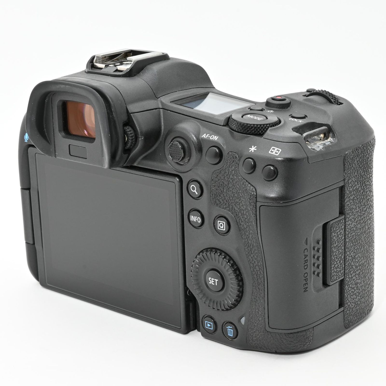 高精度AF 防塵防滴のプロフェッショナルモデル