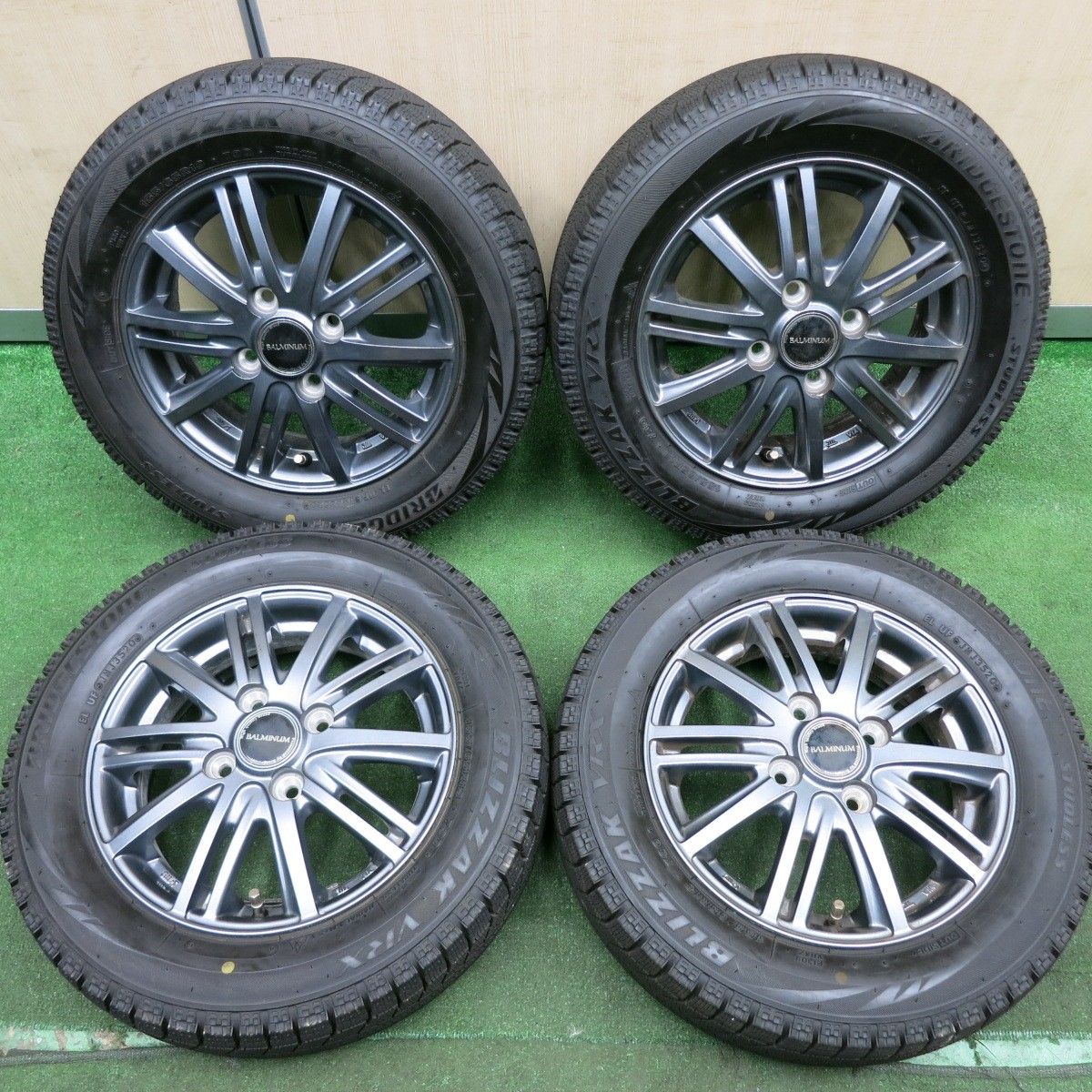 送料無料* バリ溝！20年！キレイ！ほぼ10分☆スタッドレス 155/65R13 