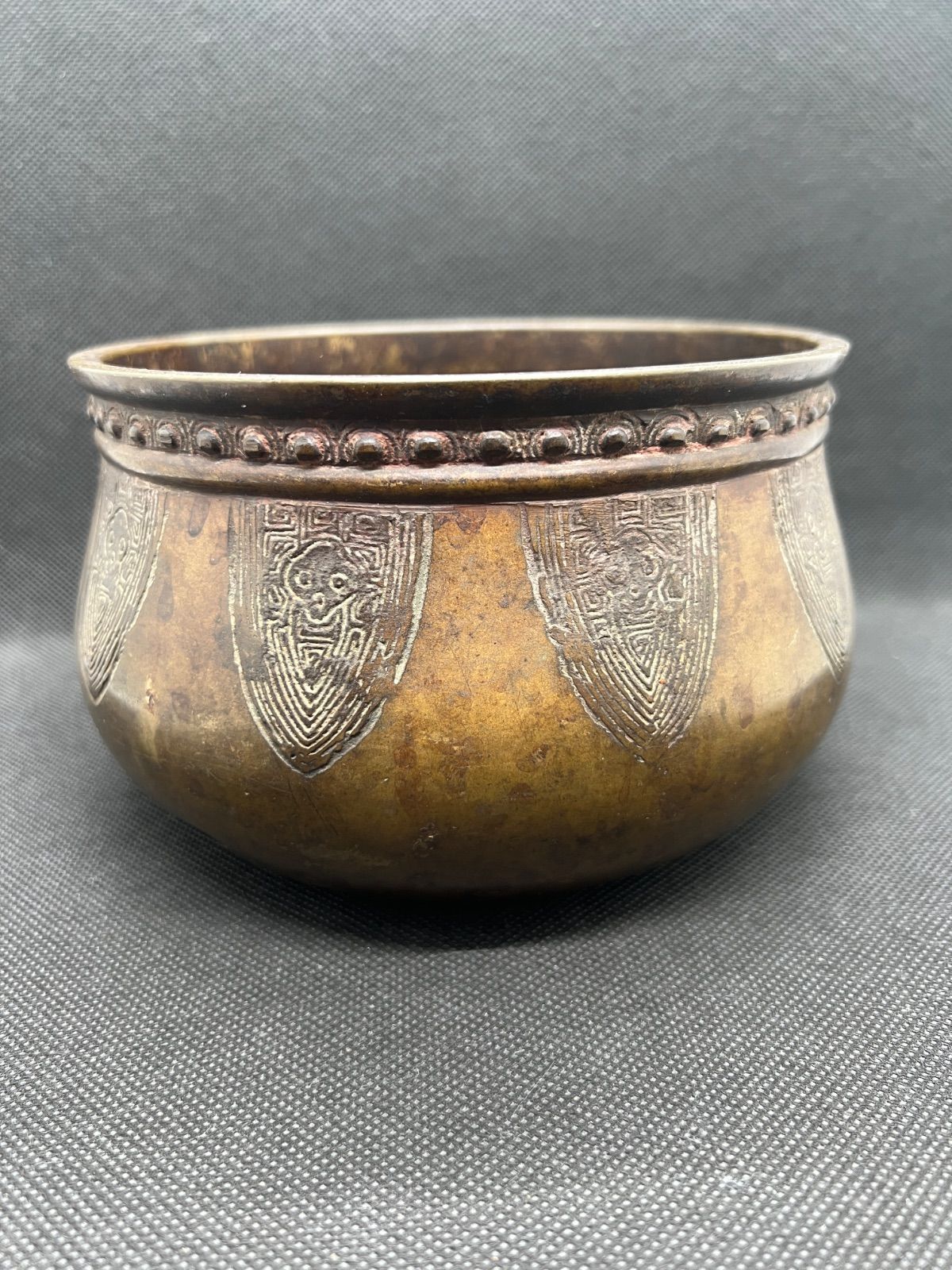 伝来唐物 注文 铜製饕餮乳釘紋建水 茶こぼし 在銘 重さ約785g 古物