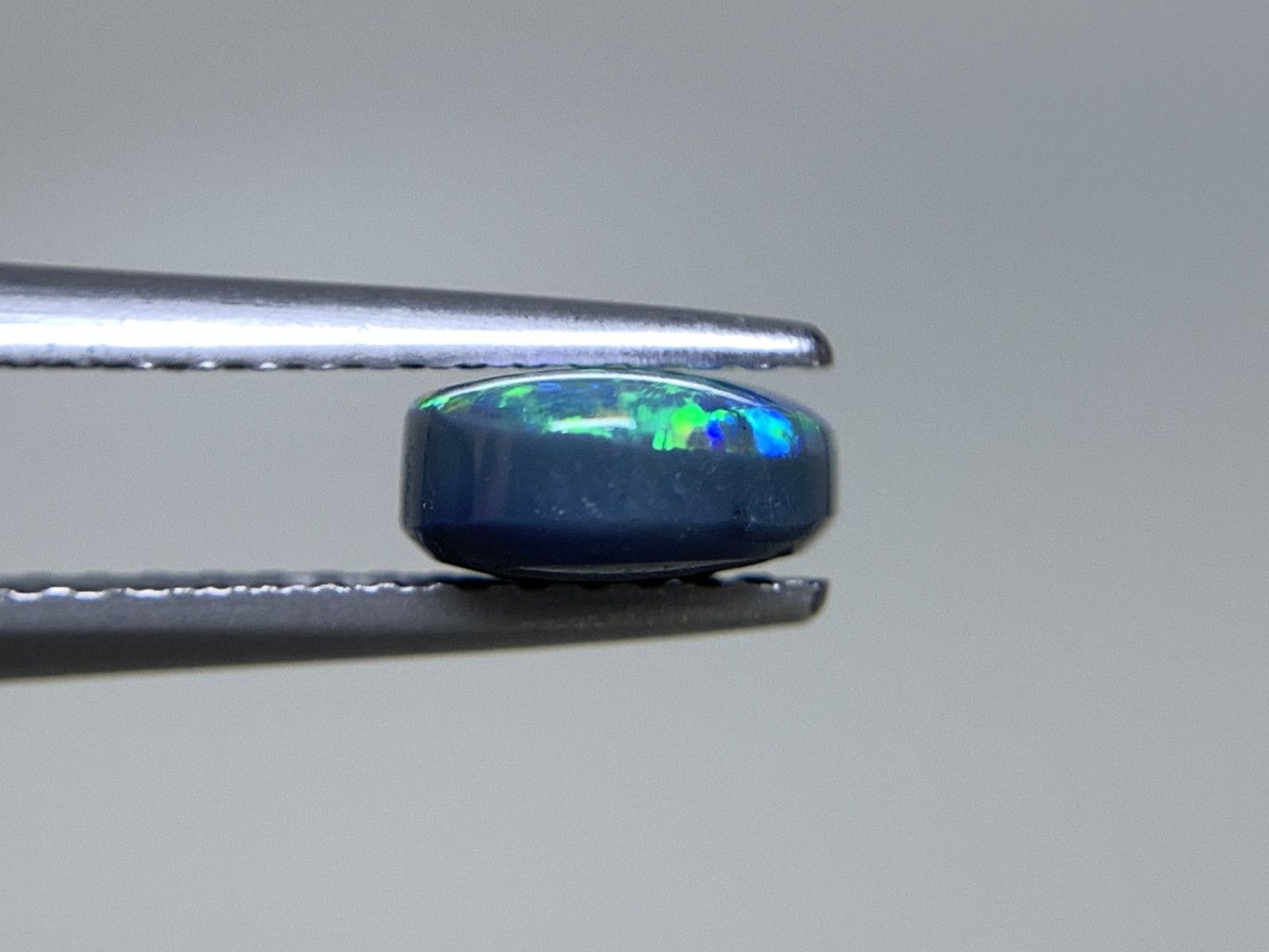 ブラックオパール 天然 1.134ct 中央宝石ソーティング付き 8.6㎜×6.3㎜×3.0㎜ ルース 裸石 6939Y FORTGASGNV_COM_BR