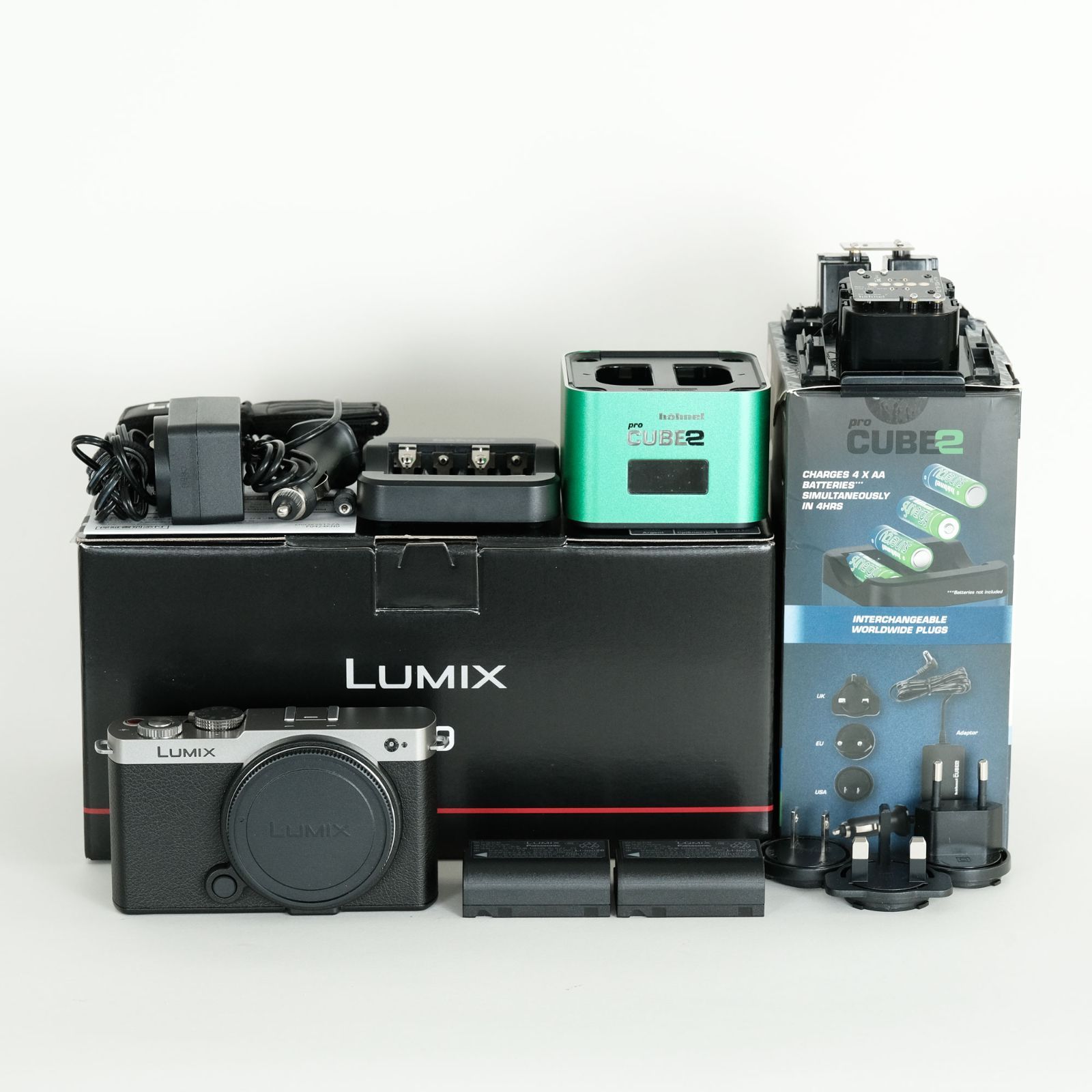 ｜バッテリー2個 デュアルチャージャー付｜注意事項あり Panasonic LUMIX DC-S9 ダークシルバー | ライカLマウント