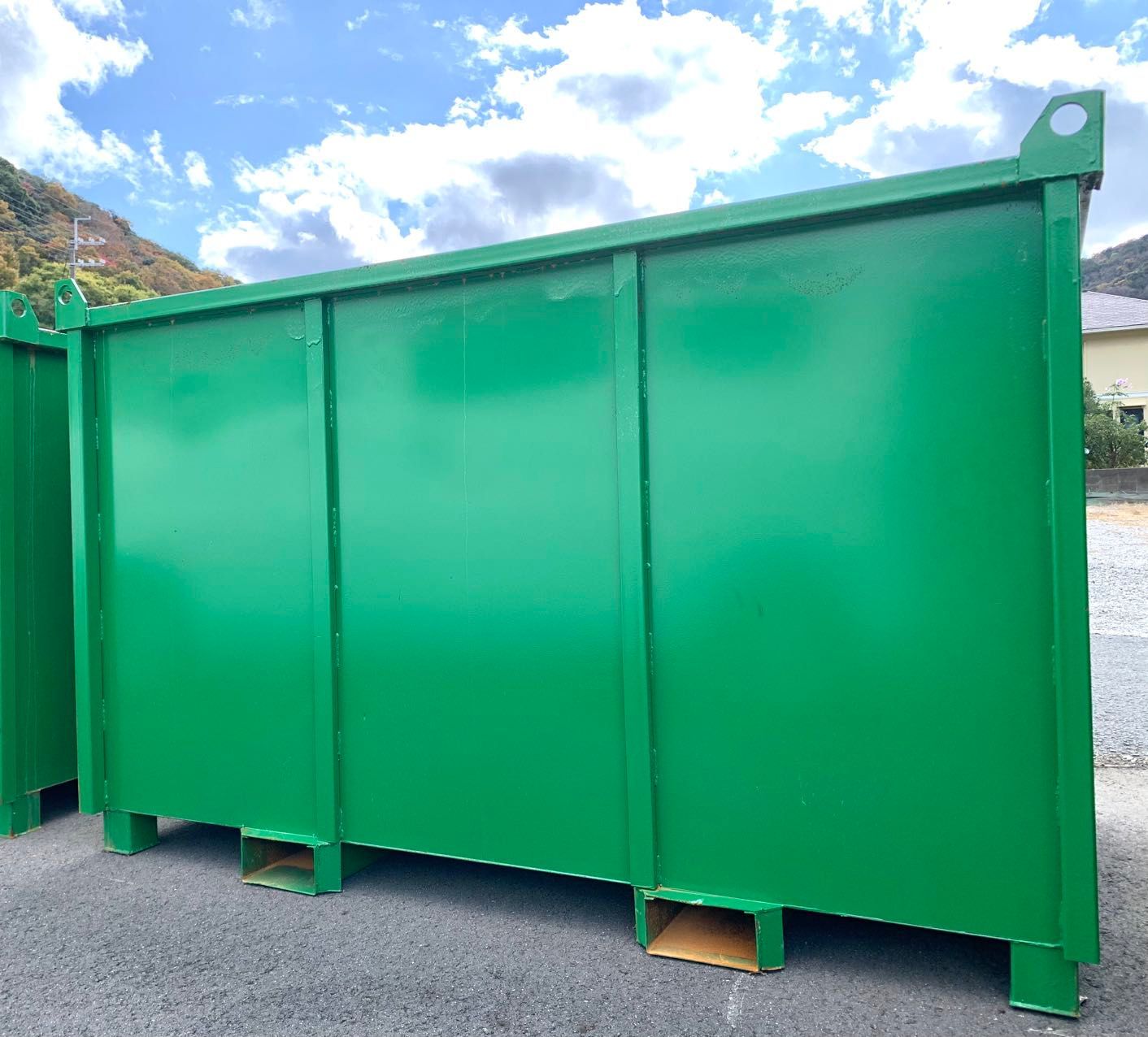 ページ可 2立米 大型 バッカン 鉄箱 緑 産廃ボックス リサイクルボックス 2立方 フォークリフト 吊り下げ可 積重ね 水抜き穴 グリーン 2.0 スクラップ 関西 大阪 和歌山市