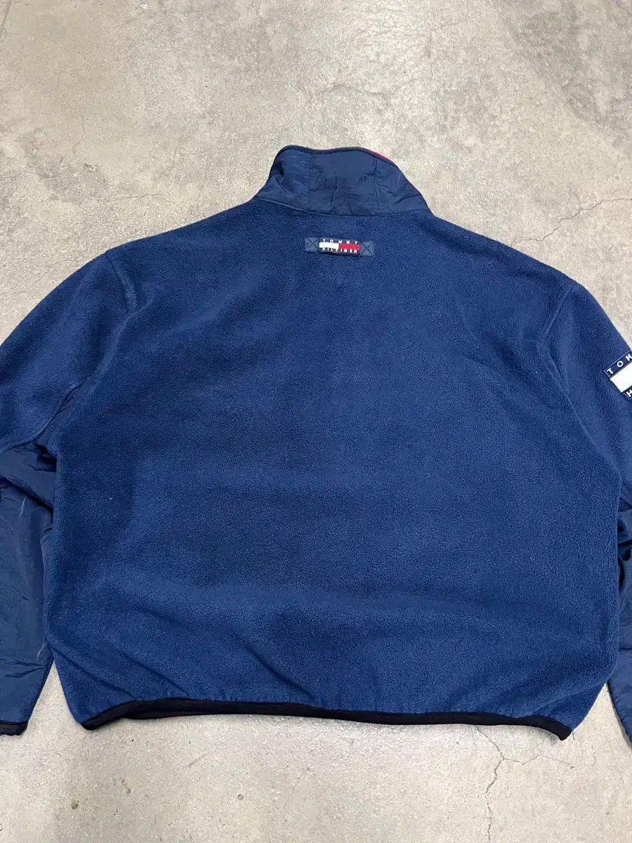 TOMMY Tommy