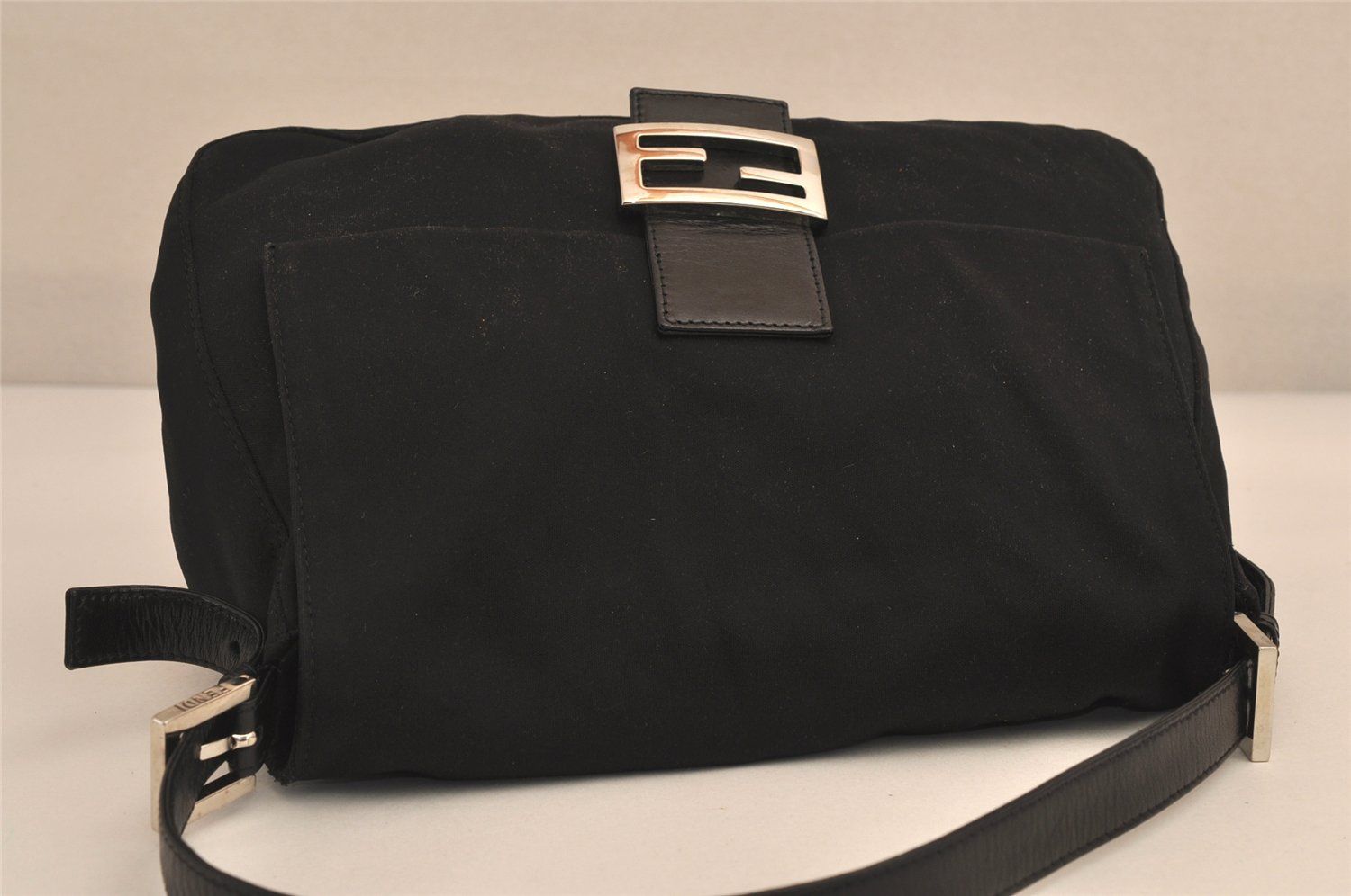 FENDI 黒ジャージー バゲット 良品◎FENDI フェンディ マンマバケット