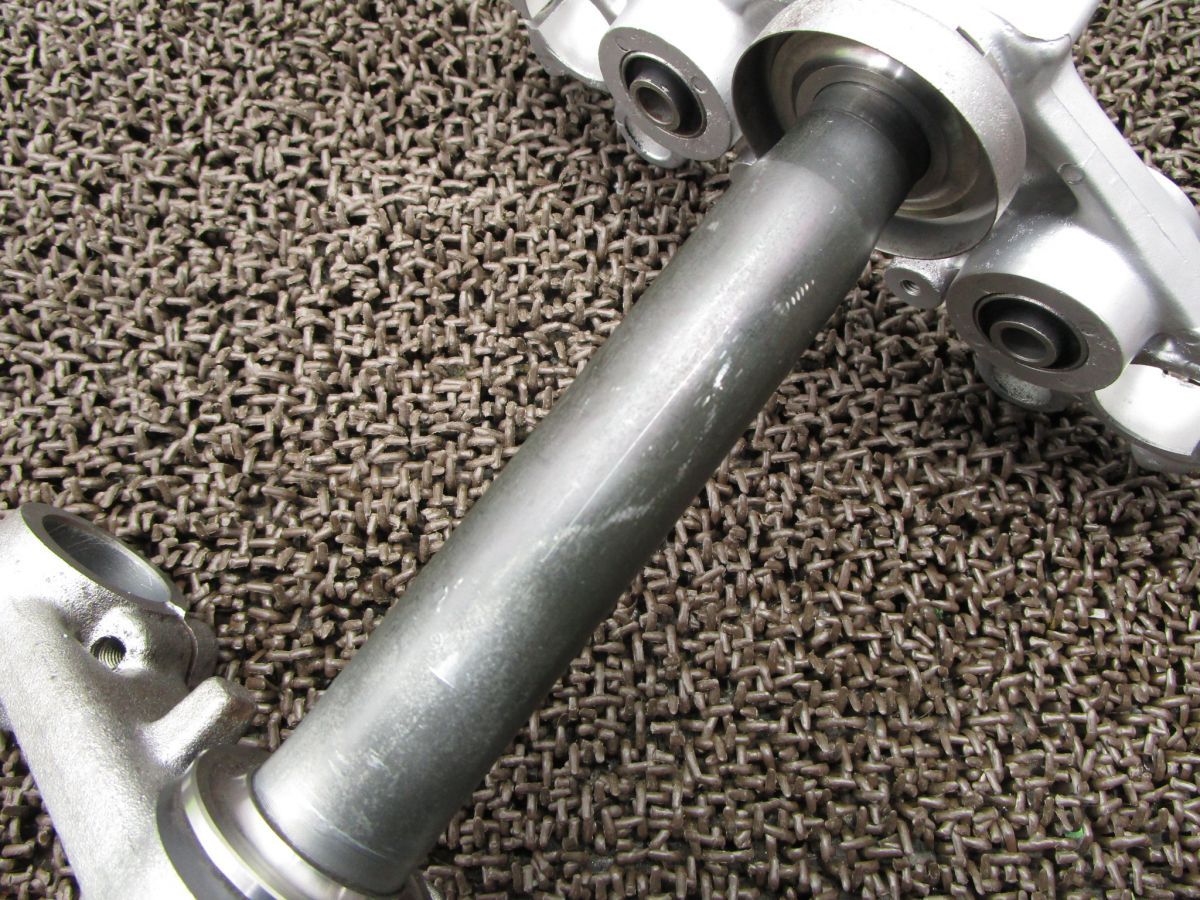 希少。RZ350 4U0 未使用トップブリッジ RZ350 4U0 トップブリッジ RZ350 4U0 超希少純正トップブリッジ