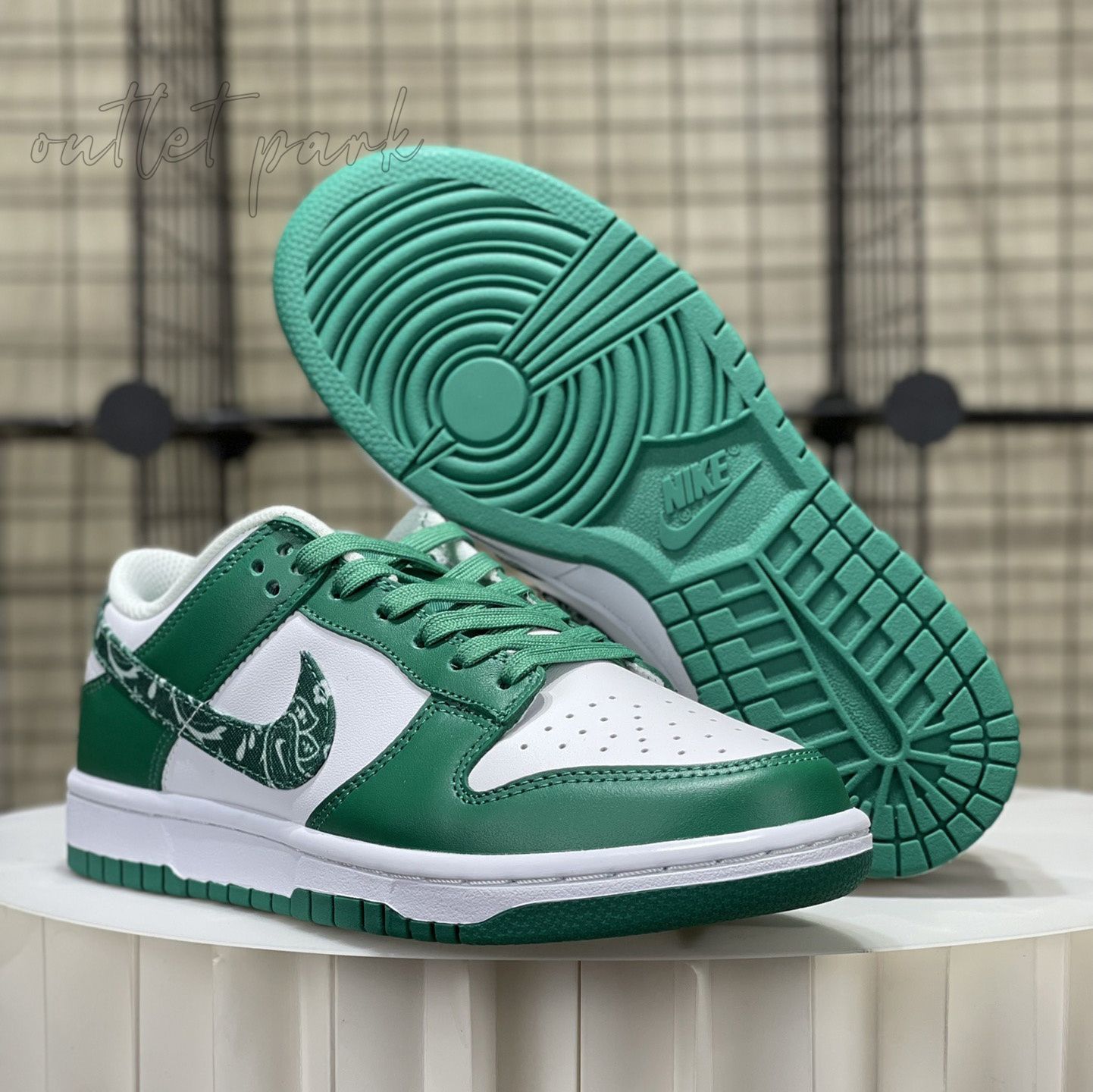 NIKE ナイキ スニーカー エアフォース Nike Dunk Low ESS Green ...