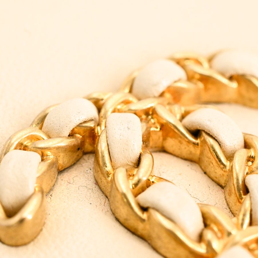 シャネル19チェーンウォレット