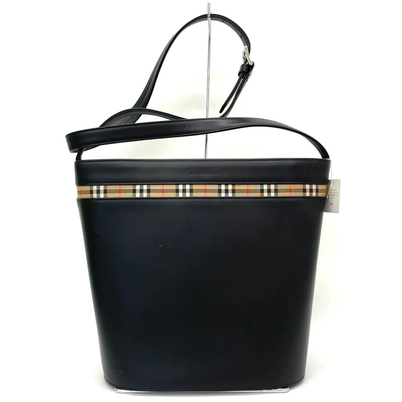 バーバリー　黒 ナイロン ハンドバッグ ノバチェック柄　バケツ型 BURBERRY バーバリー ノバチェック ハンドバッグ ショルダー