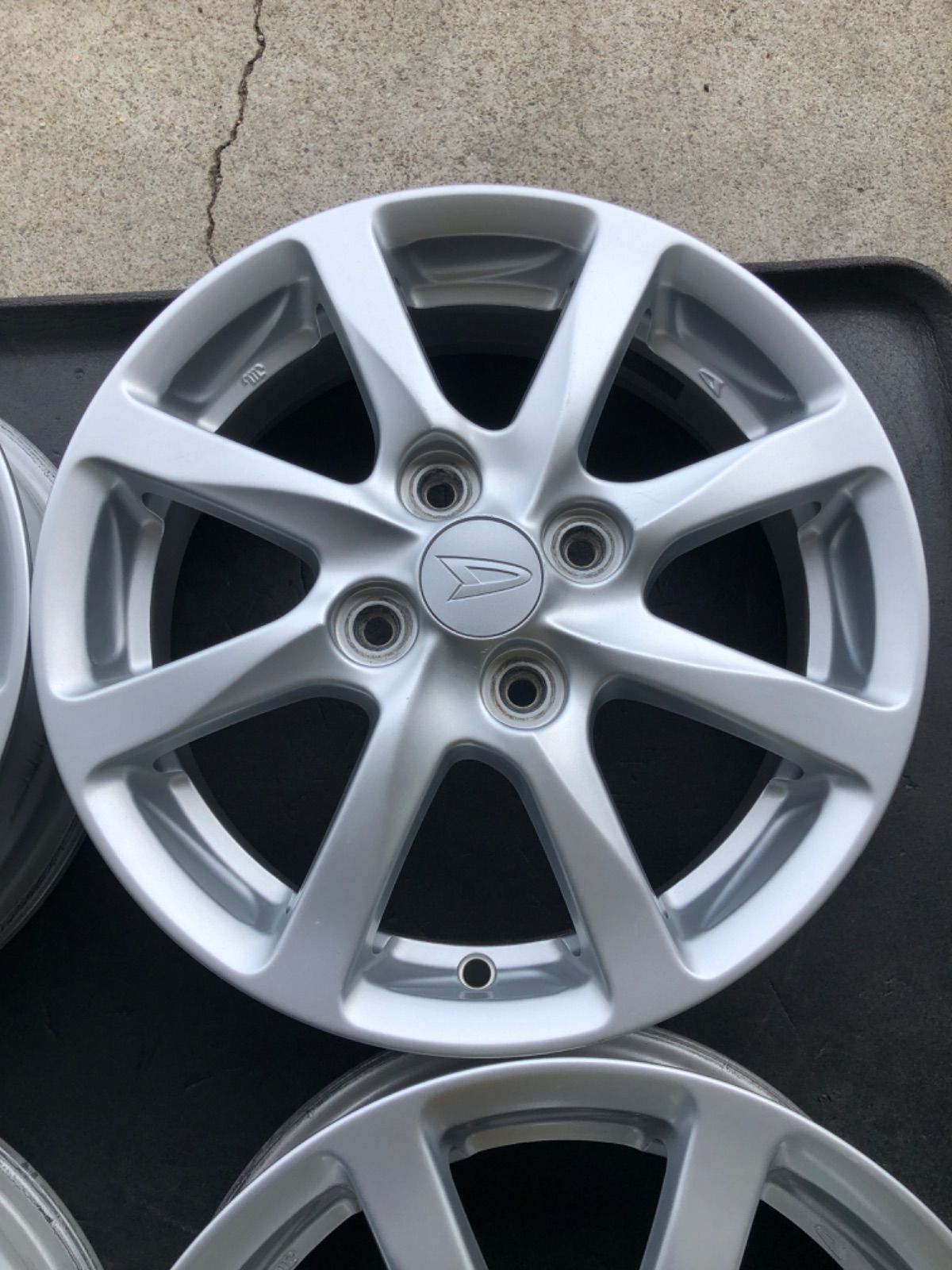 名作＆新作！ ダイハツ 純正アルミホイール 14インチ ムーヴ タント ウェイク ミラジーノ ミラ ミライース EXE コンテ ココア 4.5J 45