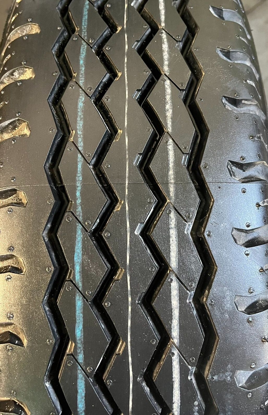 【送料無料期間限定】 おそらく 製 ブリヂストン BRIDGESTONE G590 205 75R16 113 111L LT TOPY XAC 16×5.5K 115-8C 4本 16インチ h_407