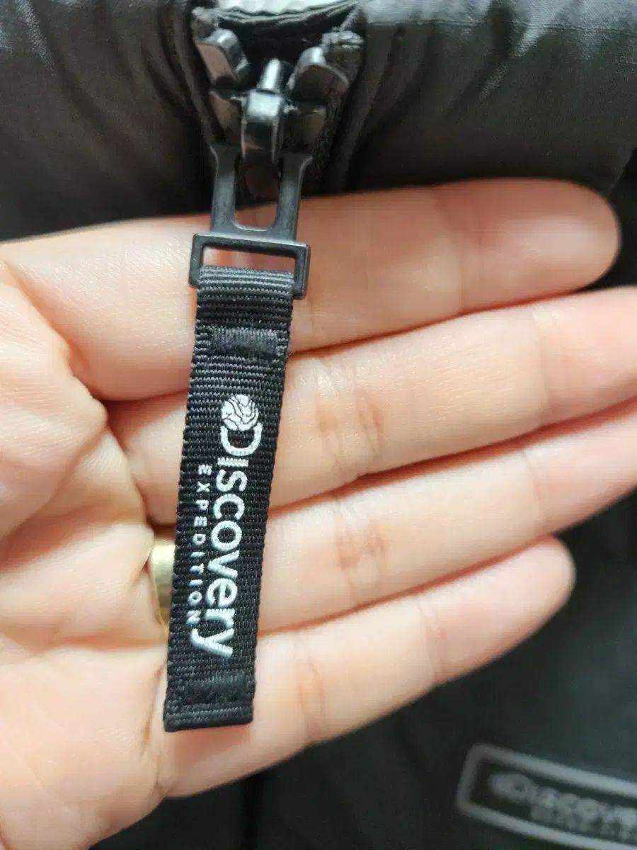 新モデル DISCOVERY WHO ダウン ベスト ブラック