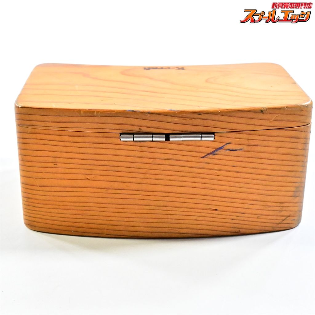  Kクラフト くり抜き式木製餌箱 Mサイズ 18 cmx 10 5 cm ワンタッチ着脱 開閉部ローラーキャッチ式 K craft K_060 e 07857 その他 フィッシングツール