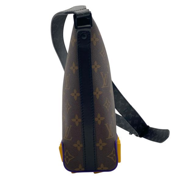 耳新しい ● ルイヴィトン LOUIS VUITTON クルーザー メッセンジャー ショルダーバッグ モノグラム LVイニシャル M57966 レディース 5E122 最終値下