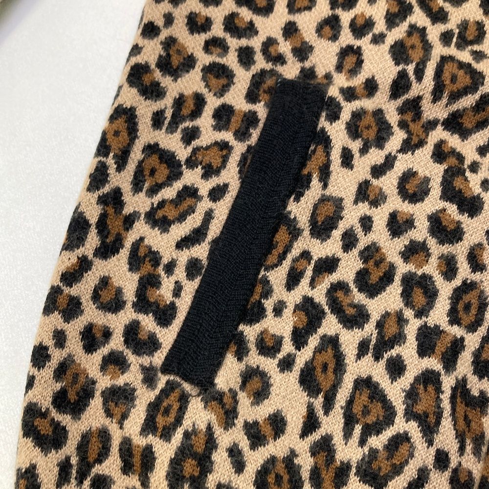 送料無料! サイズ 0 PEARLY GATES パーリーゲイツ 055-2272004 カシミヤ混 ニット ジップジャケット レオパード柄 ベージュ系 240101535058 ゴルフウェア レディース ストスト