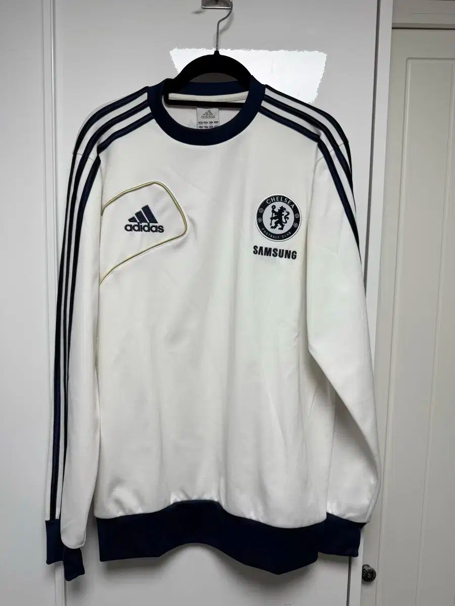 雷市場（ポンジャン）商品韓国直送】adidas(アディダス) レッドジャージ S adidas(アディダス) チェルシー スウェット ジャージ 抱き枕  等身大 人型抱き枕 本体 彼女 コスプレ 添い寝 クッション リアル カスタム 膝枕 リアル 枕 真綿充填, image size:900x1200