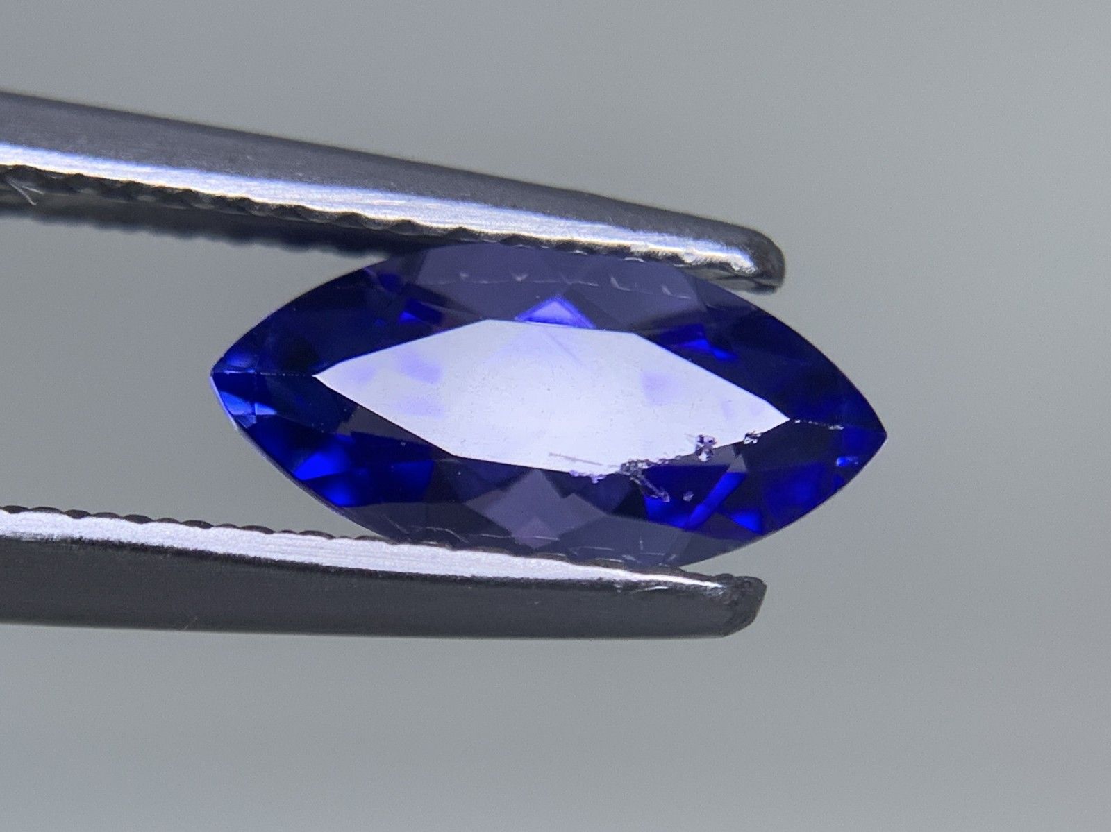 宝石ソーティング付き 縦10.1㎜×横5.1㎜×高さ3.9㎜