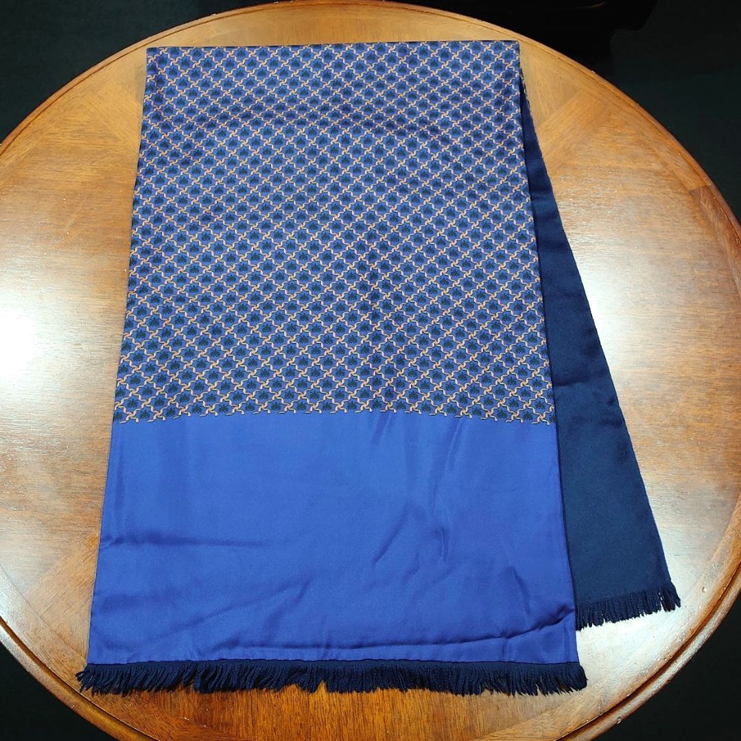 HERMES 幾何学模様 マフラー HERMES エルメス マフラー ストール リバーシブル 幾何学模様 シルク