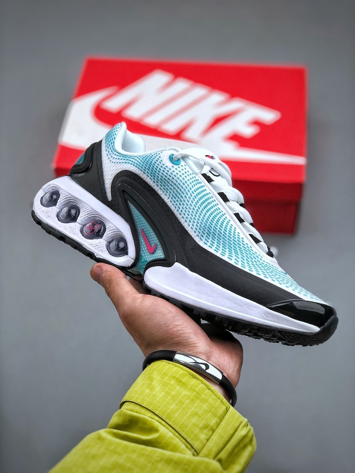 ナイキ スニーカーNike Air Max DN男女兼用 並行輸入品