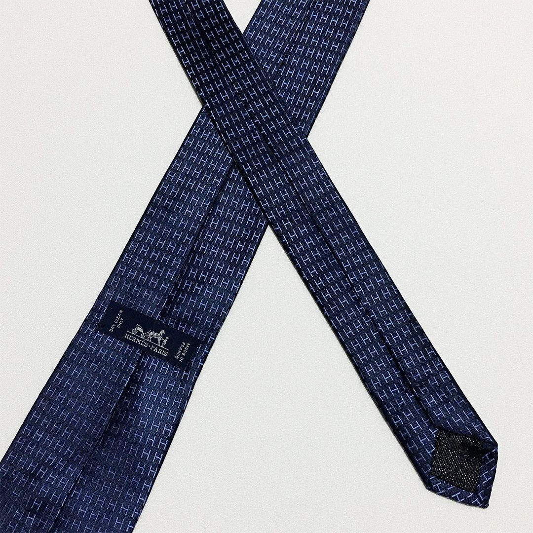 美品 エルメス HERMES ネクタイ シルク100% ネイビー / ブルー H柄