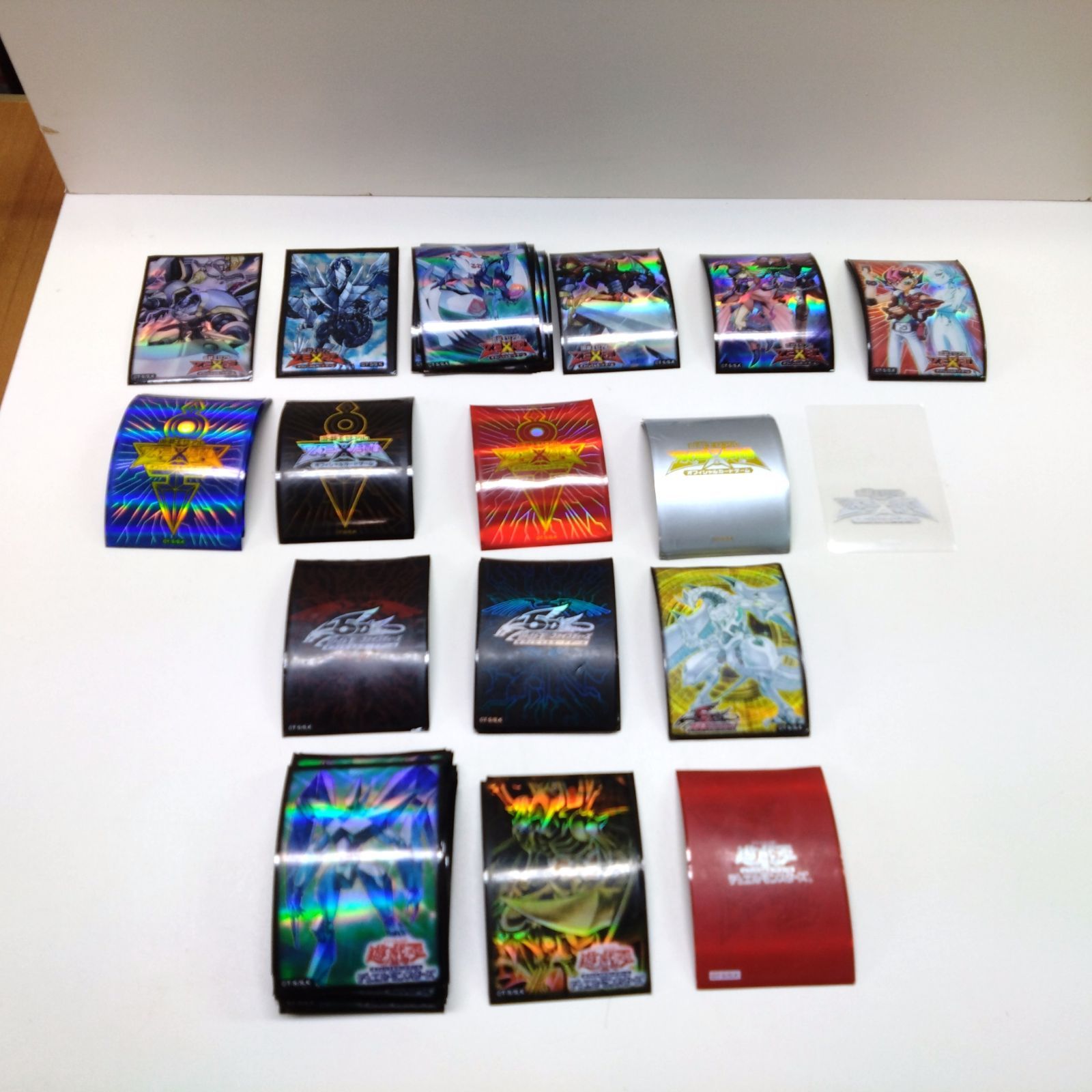 遊戯王　5ds スリーブ 未開封】 遊戯王5d's スリーブ ホログラフィックブルー - メルカリ