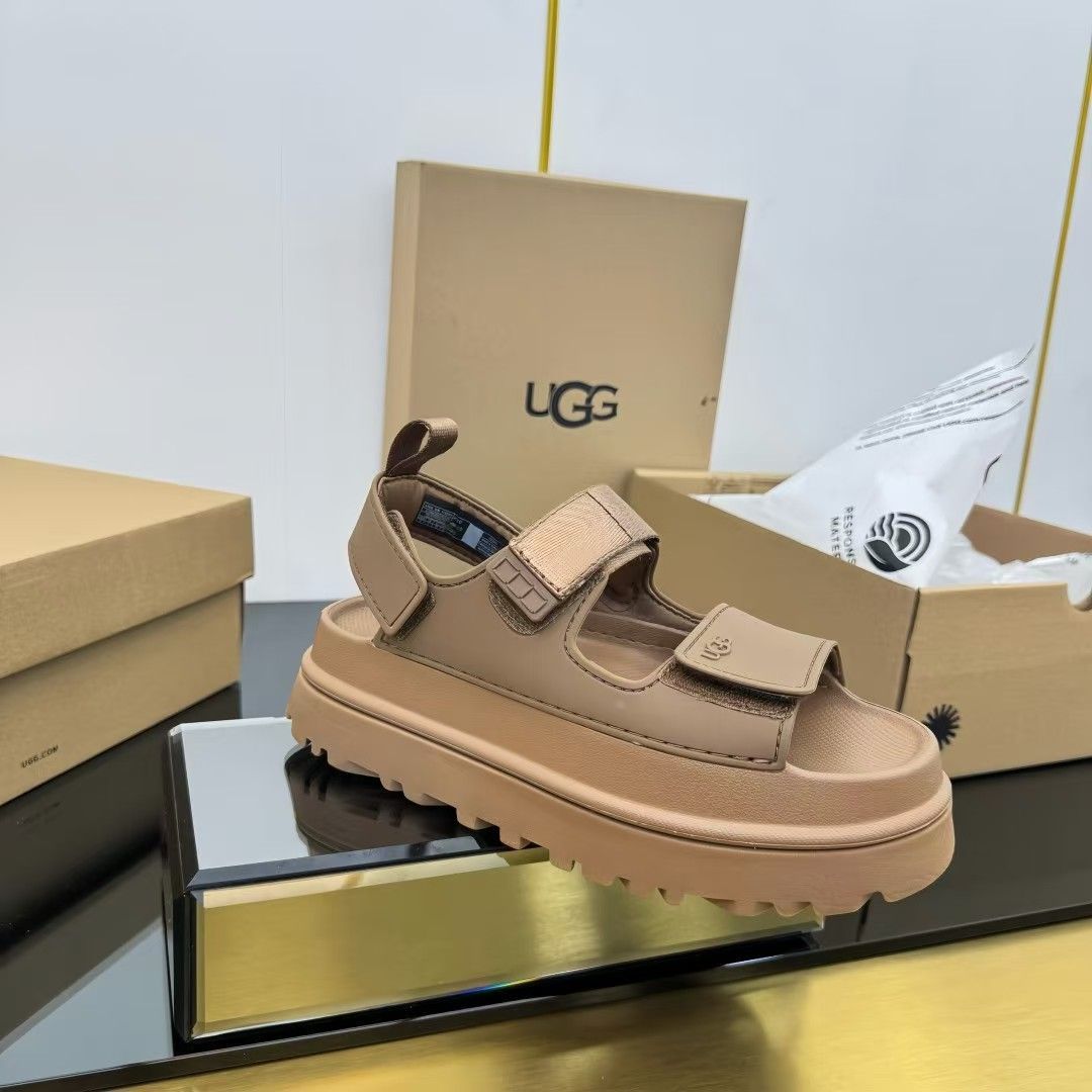 新品未使用⭐️美品　UGG サンダル　22cm 箱付き 新品 UGG アグ サンダル ストラップサンダル 厚底 GOLDENGLOW 箱