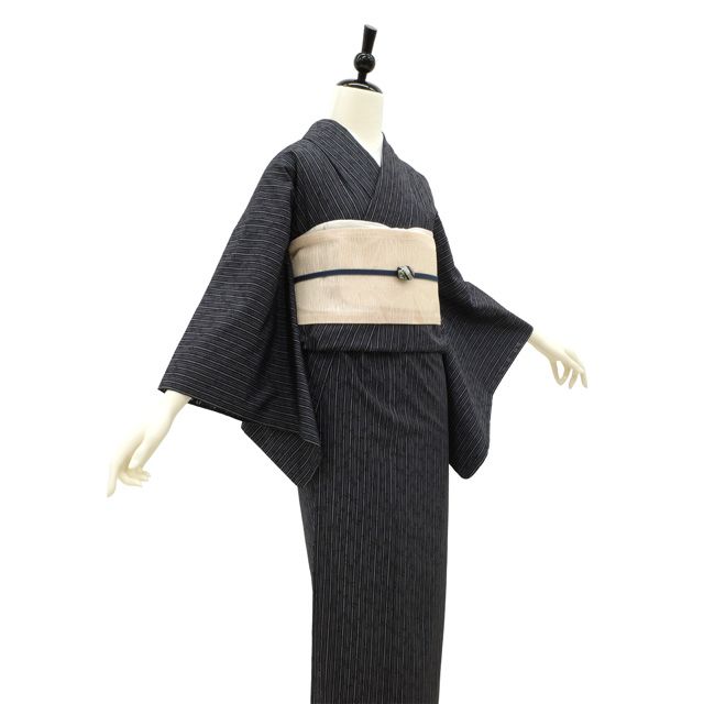 夏紬 生絹のきもの 米沢 黒地 正絹 反物 TN 中古】 夏物 単衣 着物 リサイクル 正絹 米沢 白根澤 もじり織