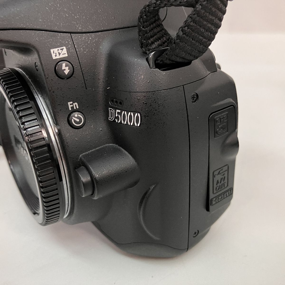 Nikon D5000 ボディ NIKKOR 18-55mm 1:3.5-5.6G 55-200mm 1:4-5.6G Nikon D5000 ボディ NIKKOR 18-55mm 1:3.5-5.6G 55-200mm 1:4-5.6G