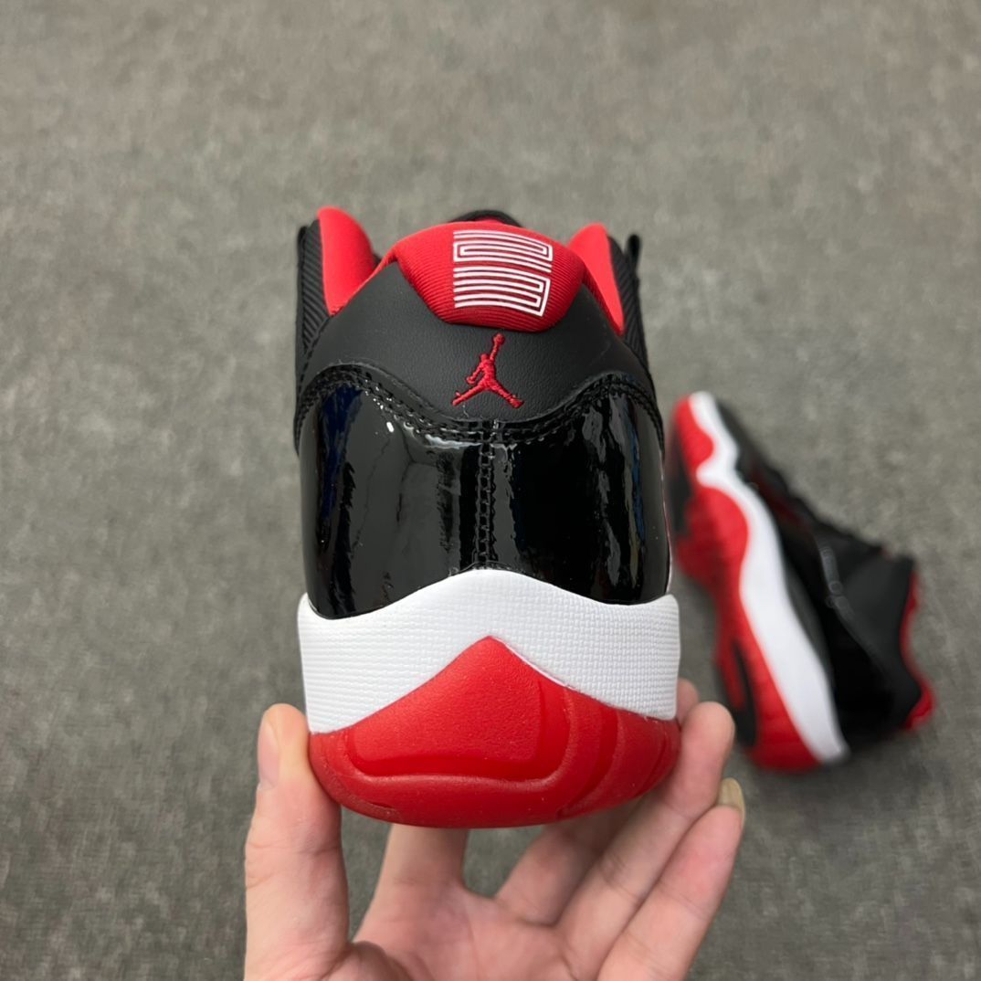 新品 未使用 ナイキ NIKE AIR JORDAN 11 LOW RETRO BRED エアジョーダン11 レトロ ロー ブルズ ブレッド -  メルカリ