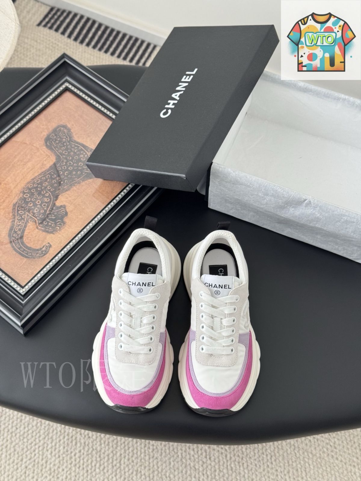 メタリックカラーが足元を輝かせる♪【CHANEL】25C スニーカー org.jpg
