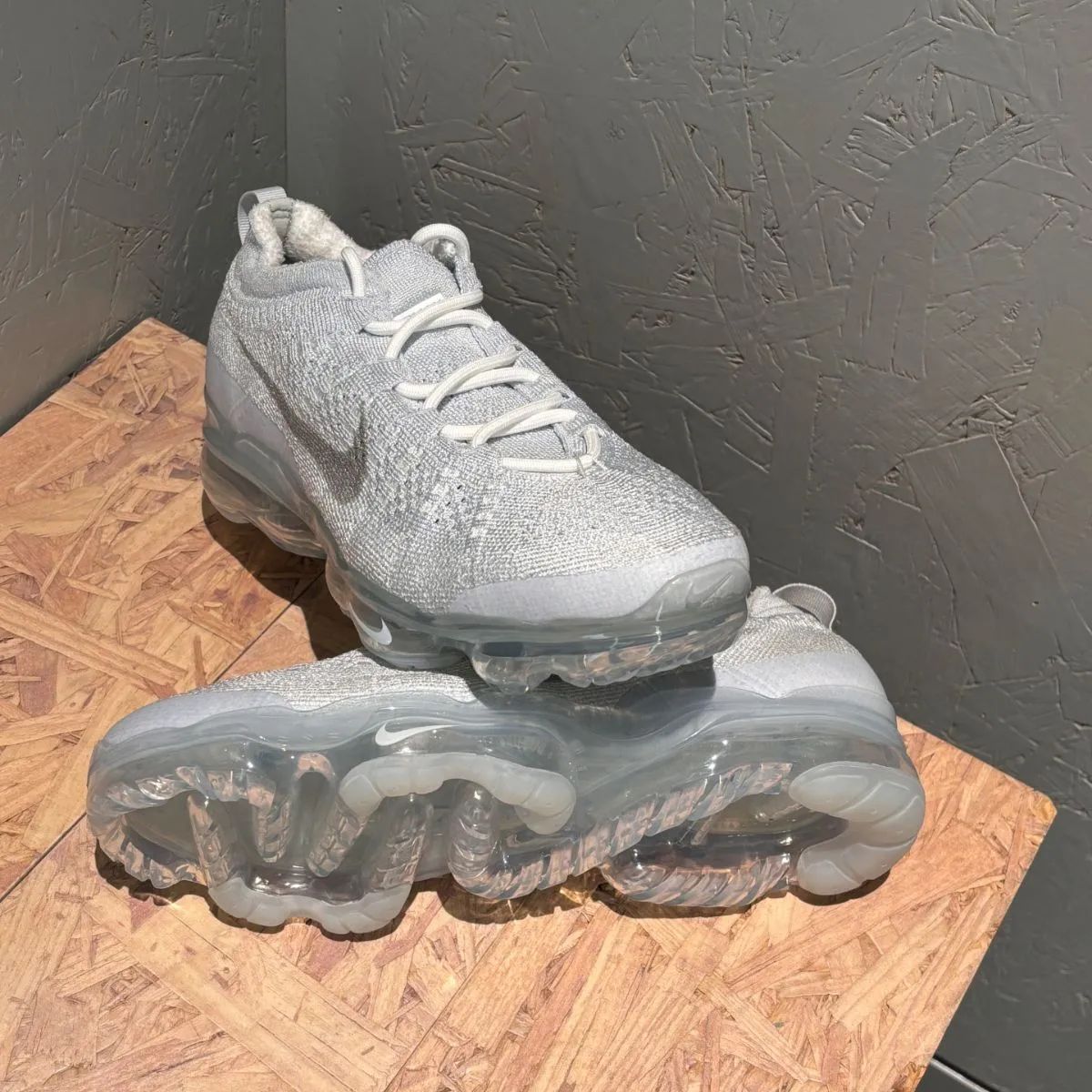 新品未使用 スニーカー Nike Air VaporMax 2023 Flyknit Pure Platinum ナイキ エアヴェイパーマックス2023  フライニット DV1678-002 メンズ レディース - メルカリ