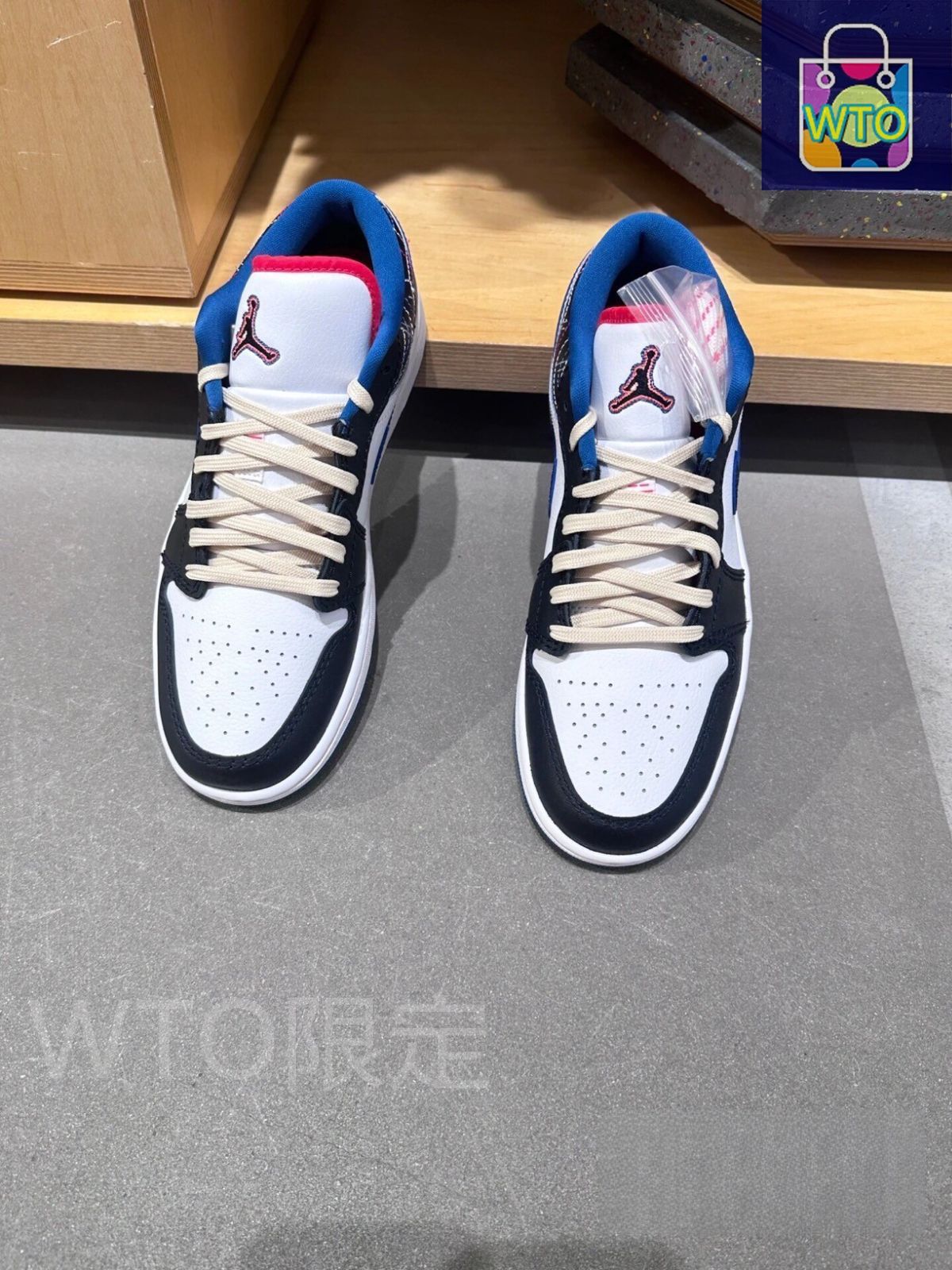 air jordan 長袖　値下げ中‼️ お値下げしました??即購入新品箱付?? Air Jordan 1 Low SE AJ1