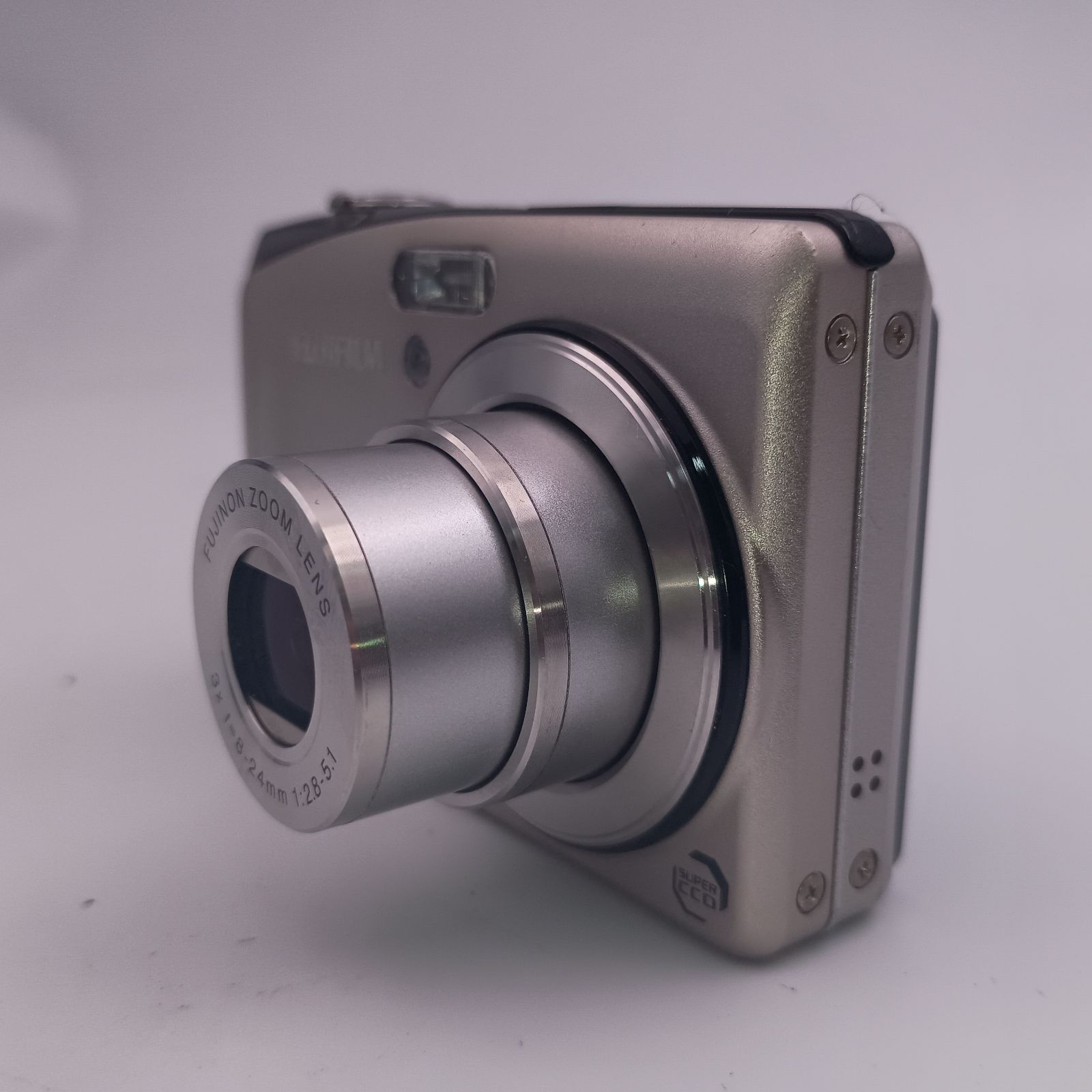 FUJIFILM FINEPIX F50 fd COMPACT DIGITAL CAMERA SILVER
