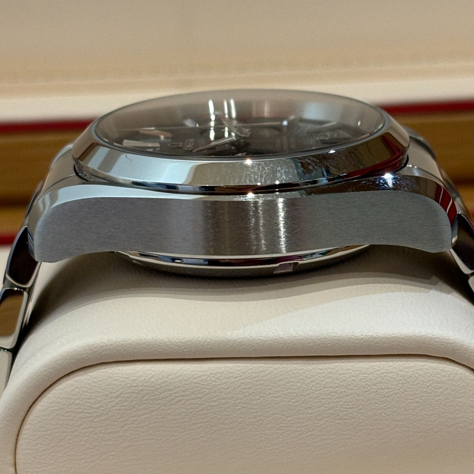 ΩNA1470 未使用級！展示品！OMEGA オメガ 腕時計 シーマスター アクアテラア 150M コーアクシャル クロノ GMT 43mm  231.10.43.52.06.001 付属品・ギャラ付き - メルカリ