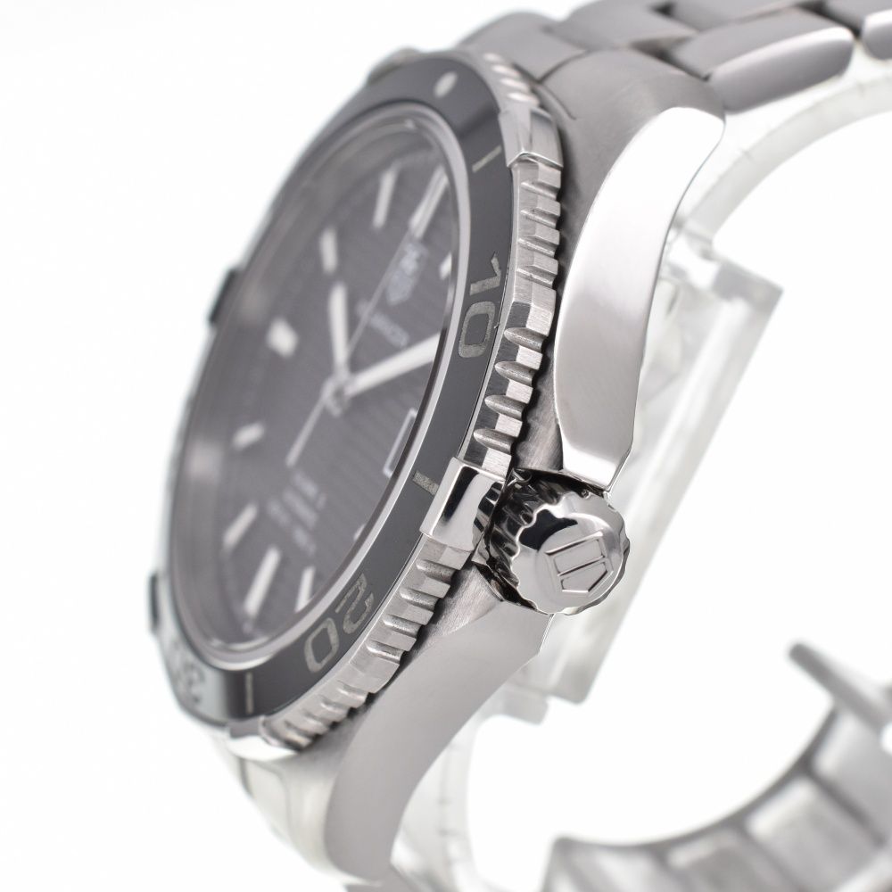 【きれいめファッション51選】上品さと清潔感をキープし タグホイヤー TAG キャリバー5 アクアレーサー WAK2110 HEUER アクアレーサー