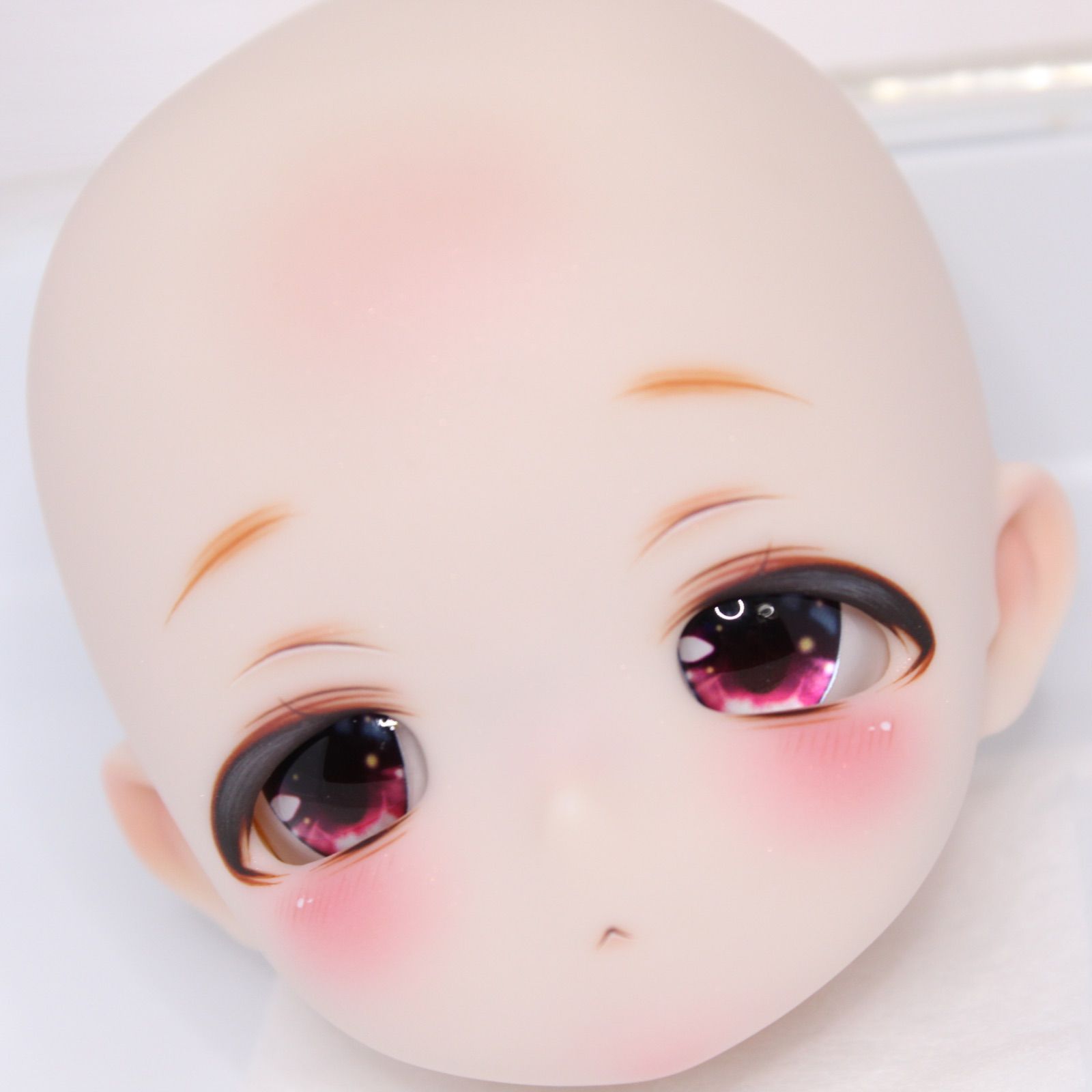 半目 クリーム肌