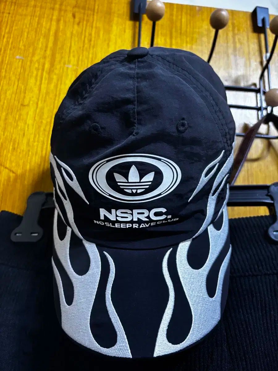 雷市場（ポンジャン）商品韓国直送】 Adidas(アディダス) nsrc